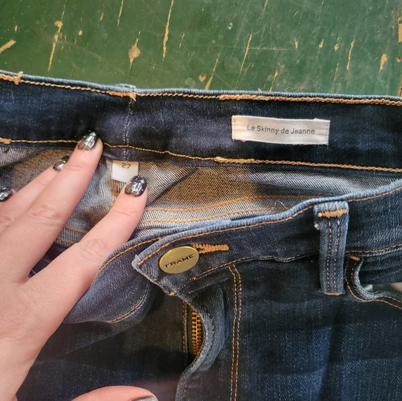 Frame Mid Rise Le Skinny de Jeanne Jeans Button Ankle | Size 27 - Picture 3 of 5